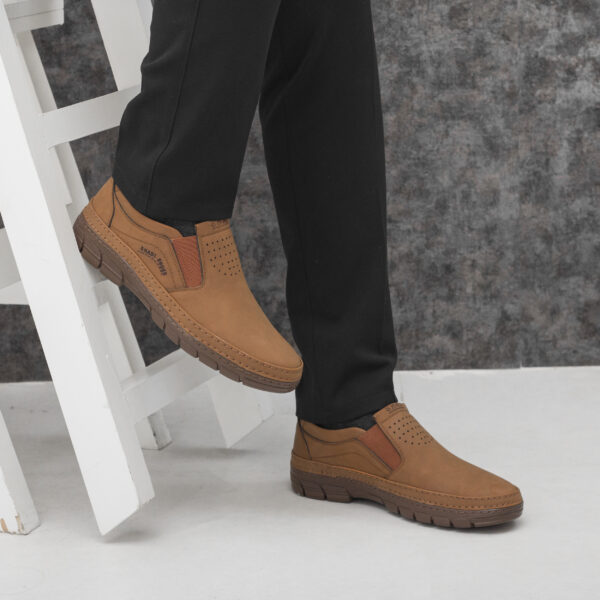 کفش مردانه کد arya رنگ عسلی تیره